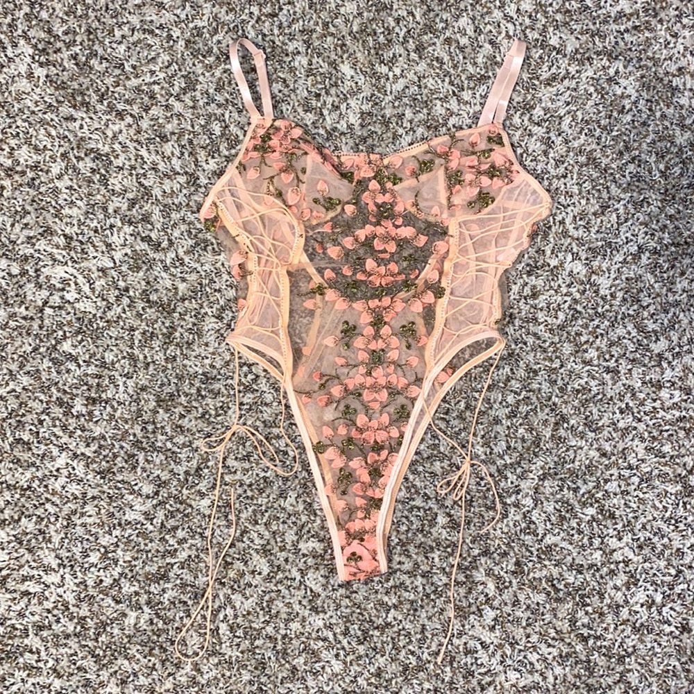 SHEIN pink sheer floral lace appliqué bodysuit size small